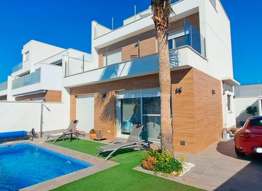 Villa in Pilar de la Horadada Centro