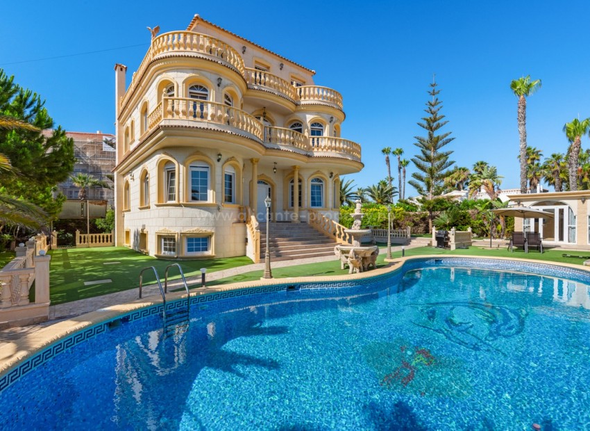 Villa in Playa Flamenca