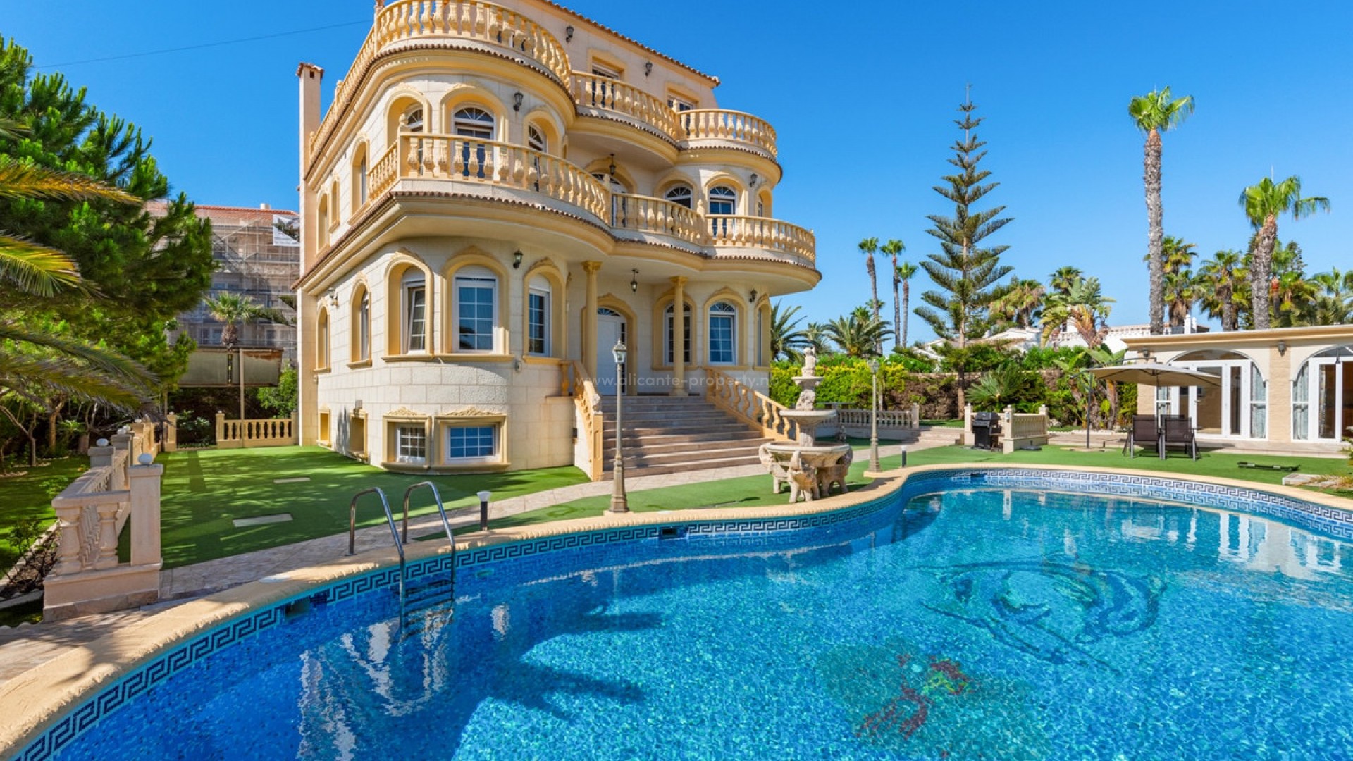 Villa in Playa Flamenca
