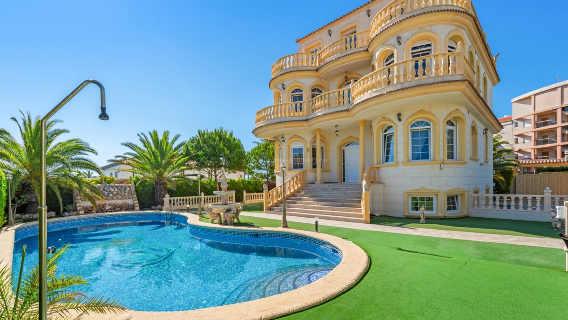 Villa in Playa Flamenca