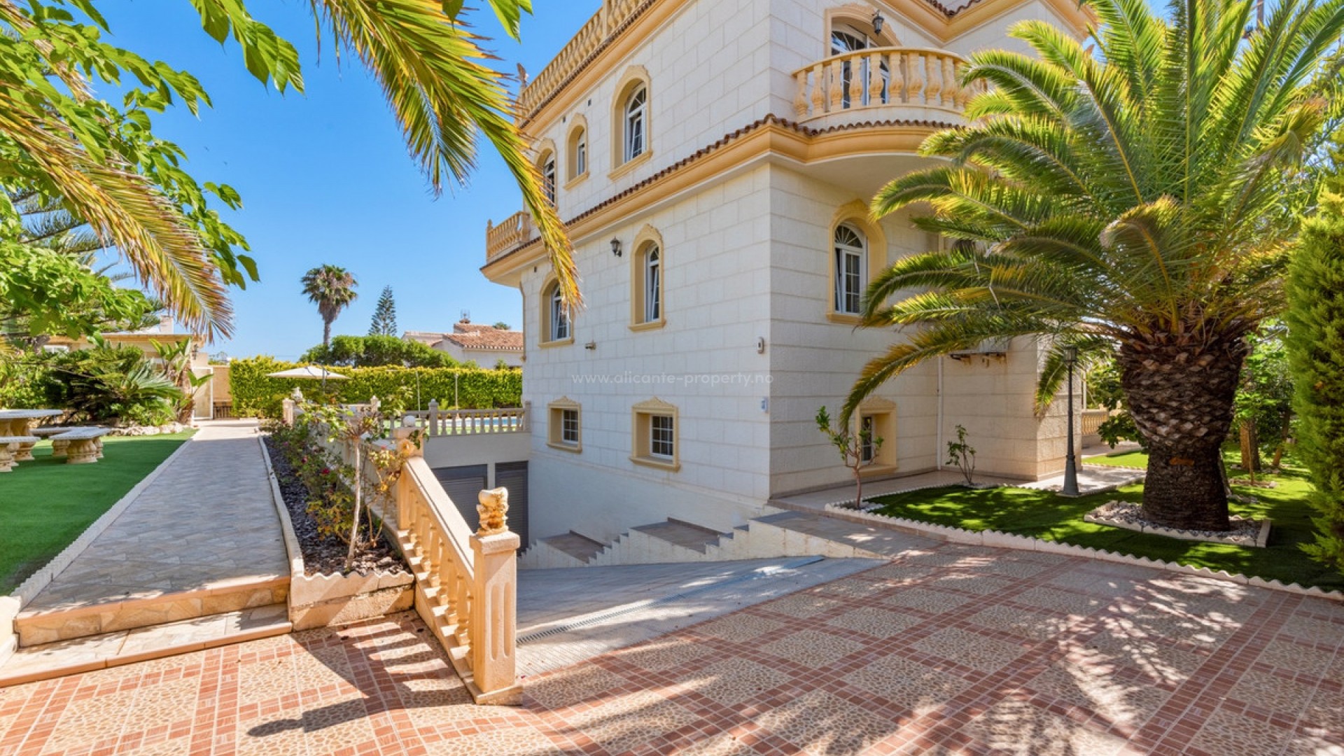 Villa in Playa Flamenca