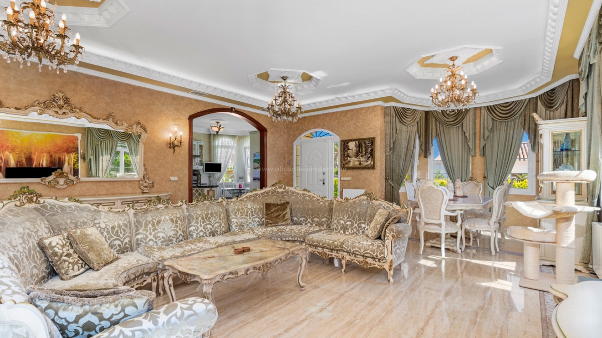 Villa in Playa Flamenca