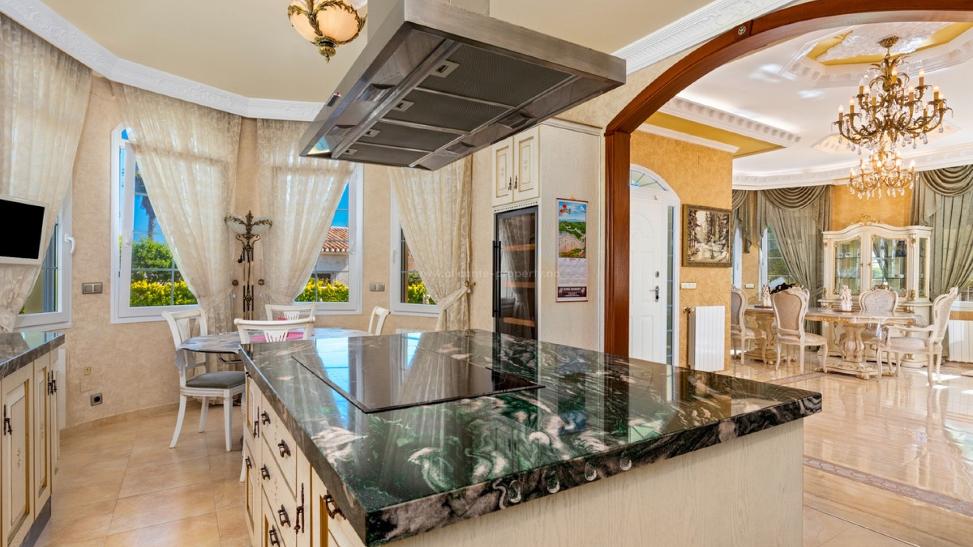 Villa in Playa Flamenca