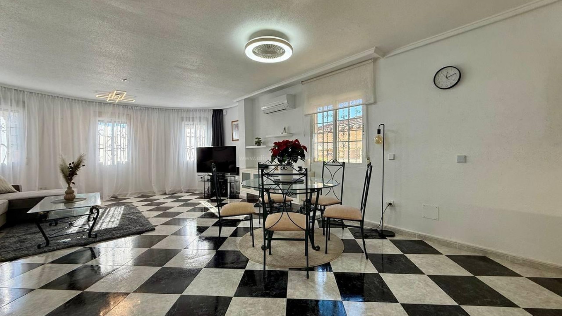 Villa in Playa Flamenca