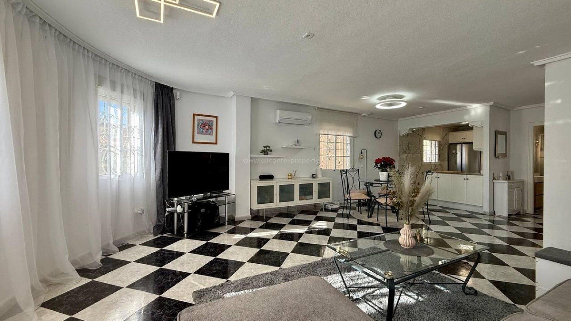 Villa in Playa Flamenca