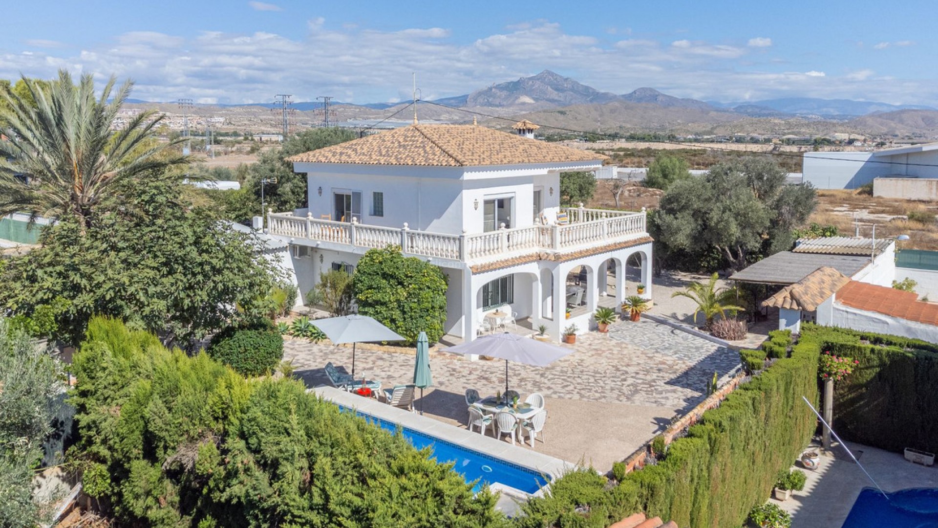Villa in San Juan de Alicante Centro