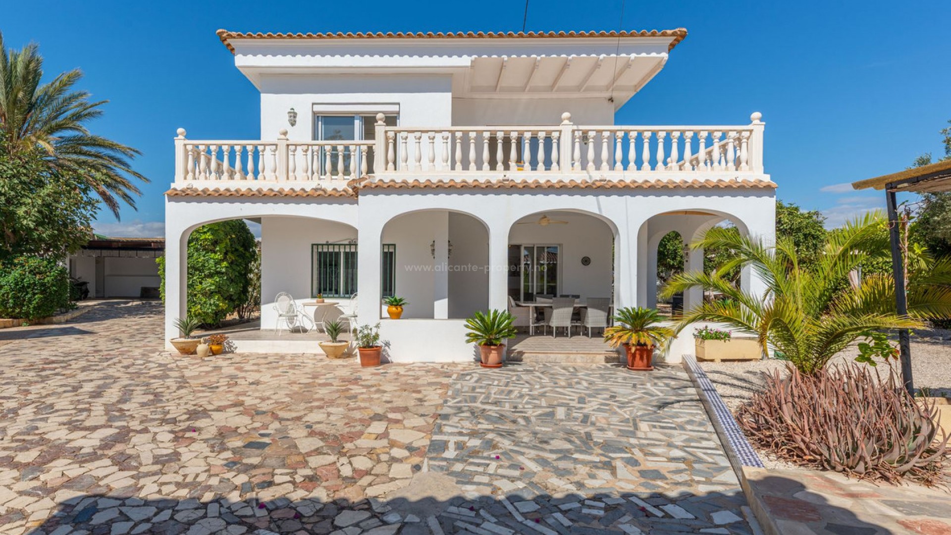 Villa in San Juan de Alicante Centro