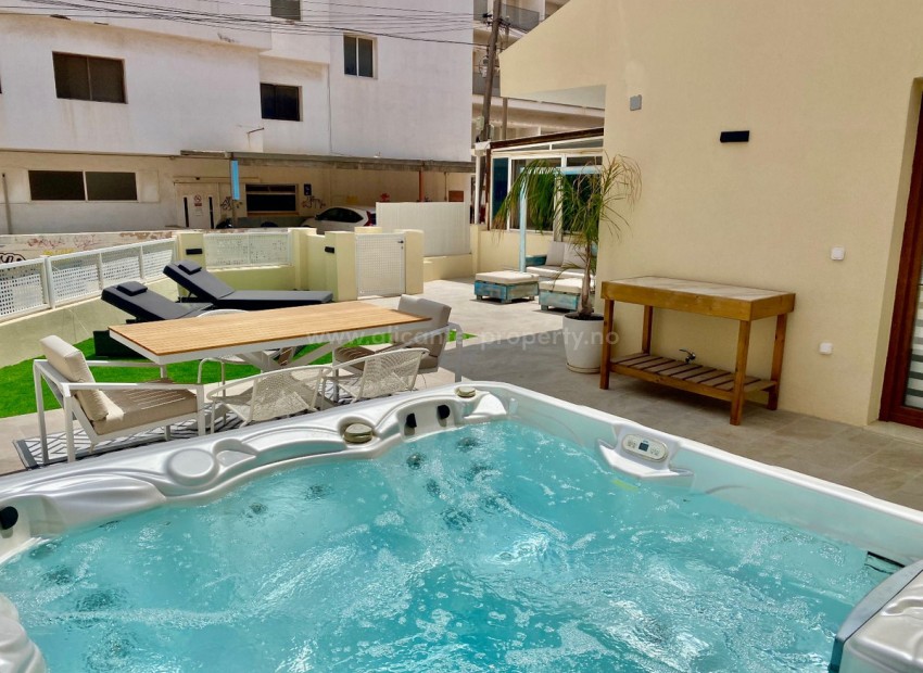 Villa in Santiago de la Ribera