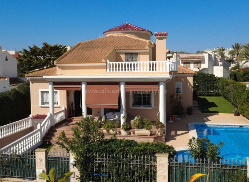 Villa in Torrevieja Centro