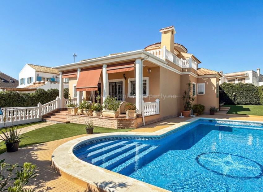Villa in Torrevieja Centro