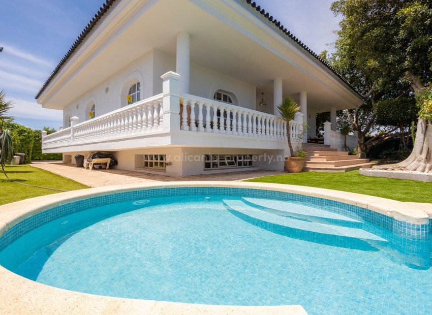 Villa in Torrevieja Centro