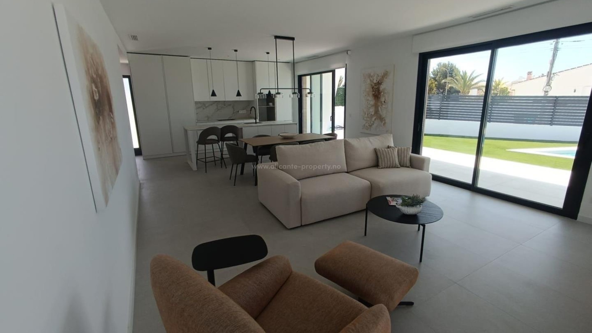 Villa in Town Center