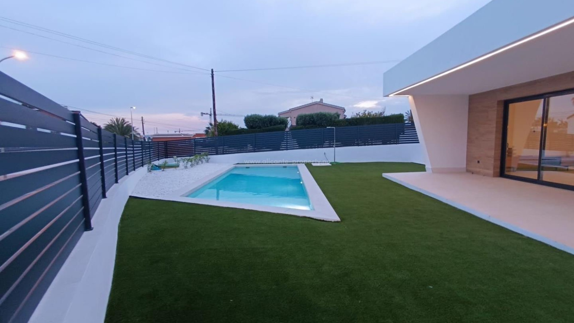 Villa in Town Center