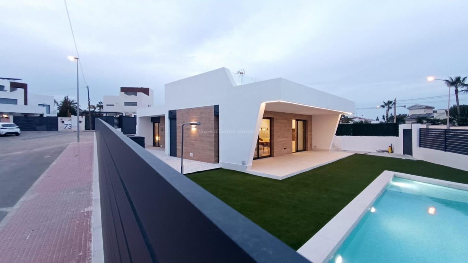 Villa in Town Center