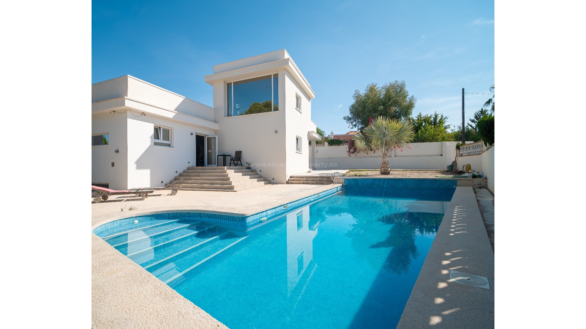 Villa in Town Center