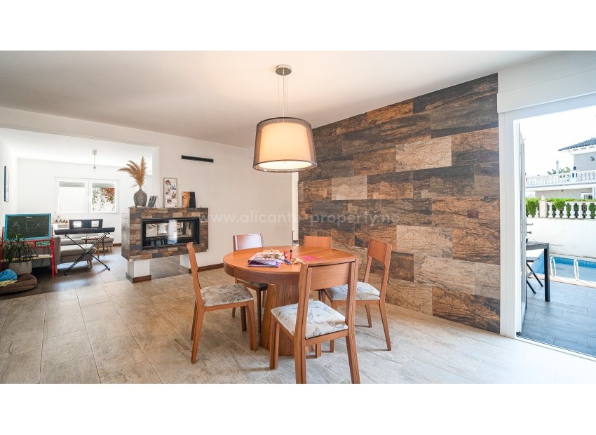 Villa in Town Center