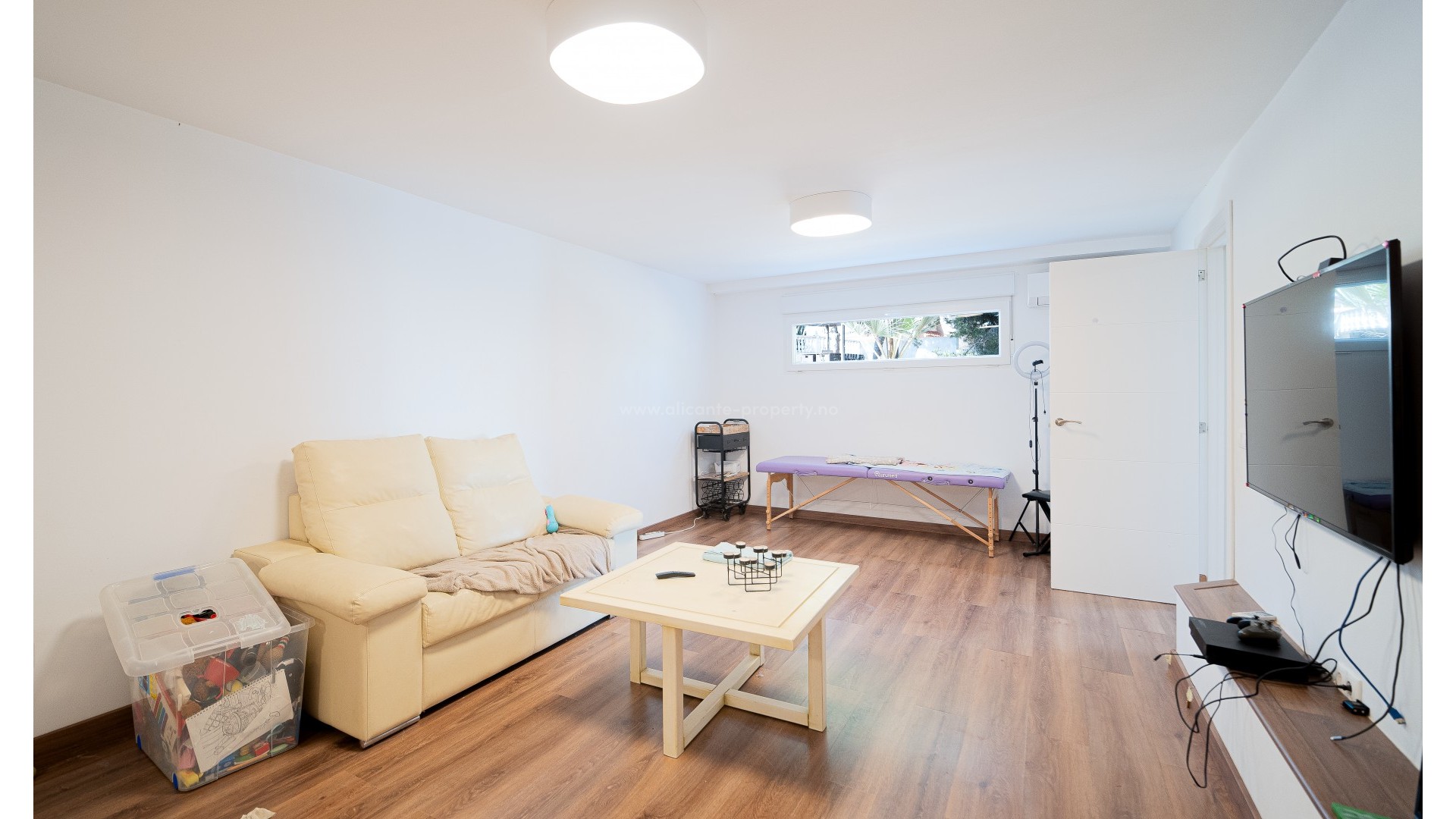 Villa in Town Center