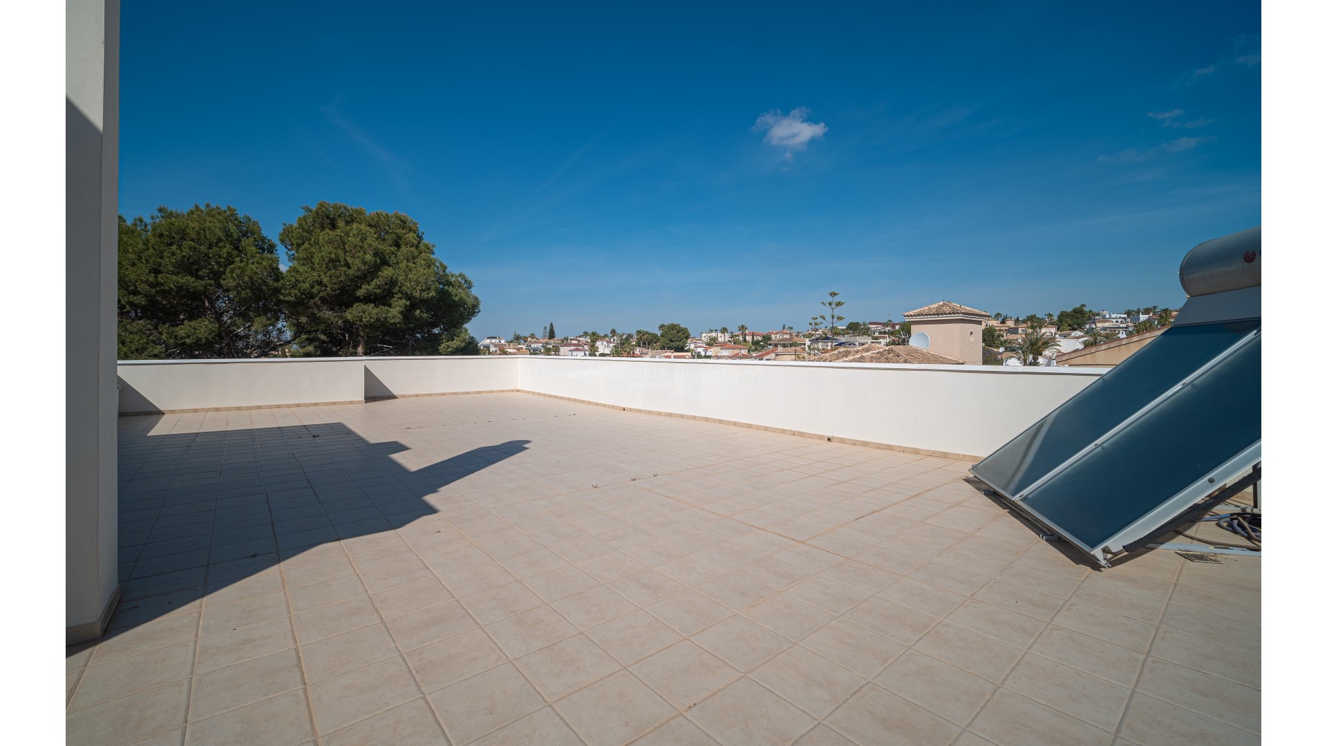 Villa in Town Center