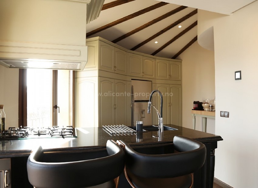 Villa in Town Center