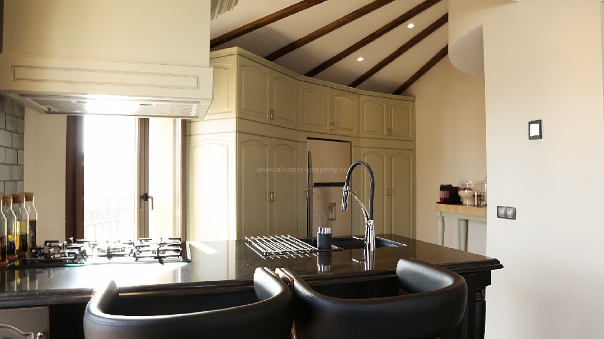 Villa in Town Center