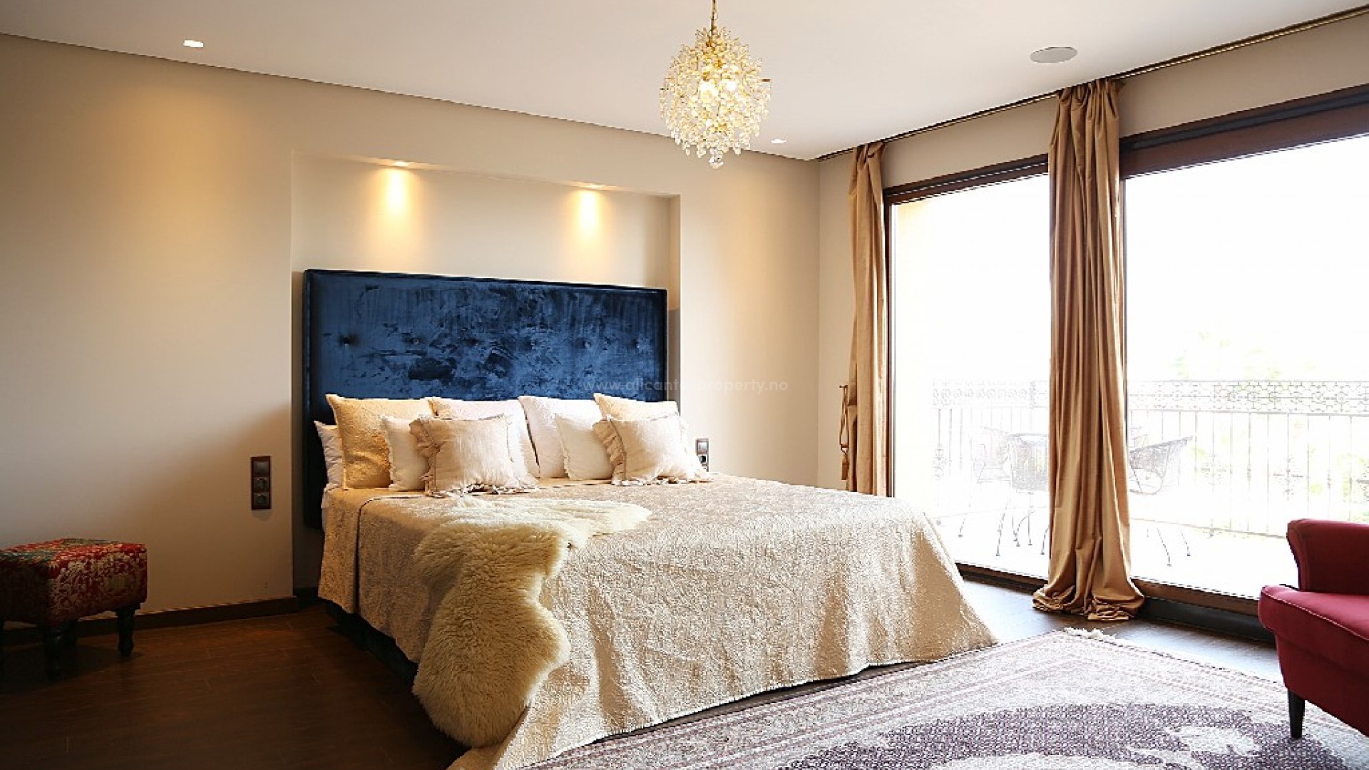 Villa in Town Center