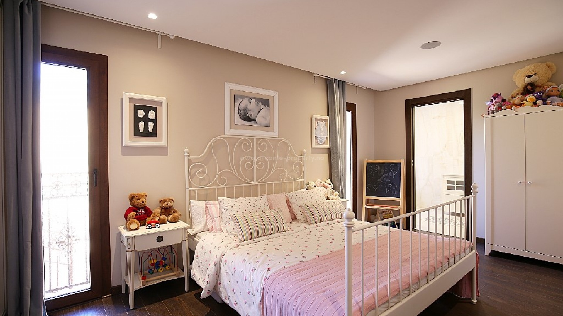 Villa in Town Center