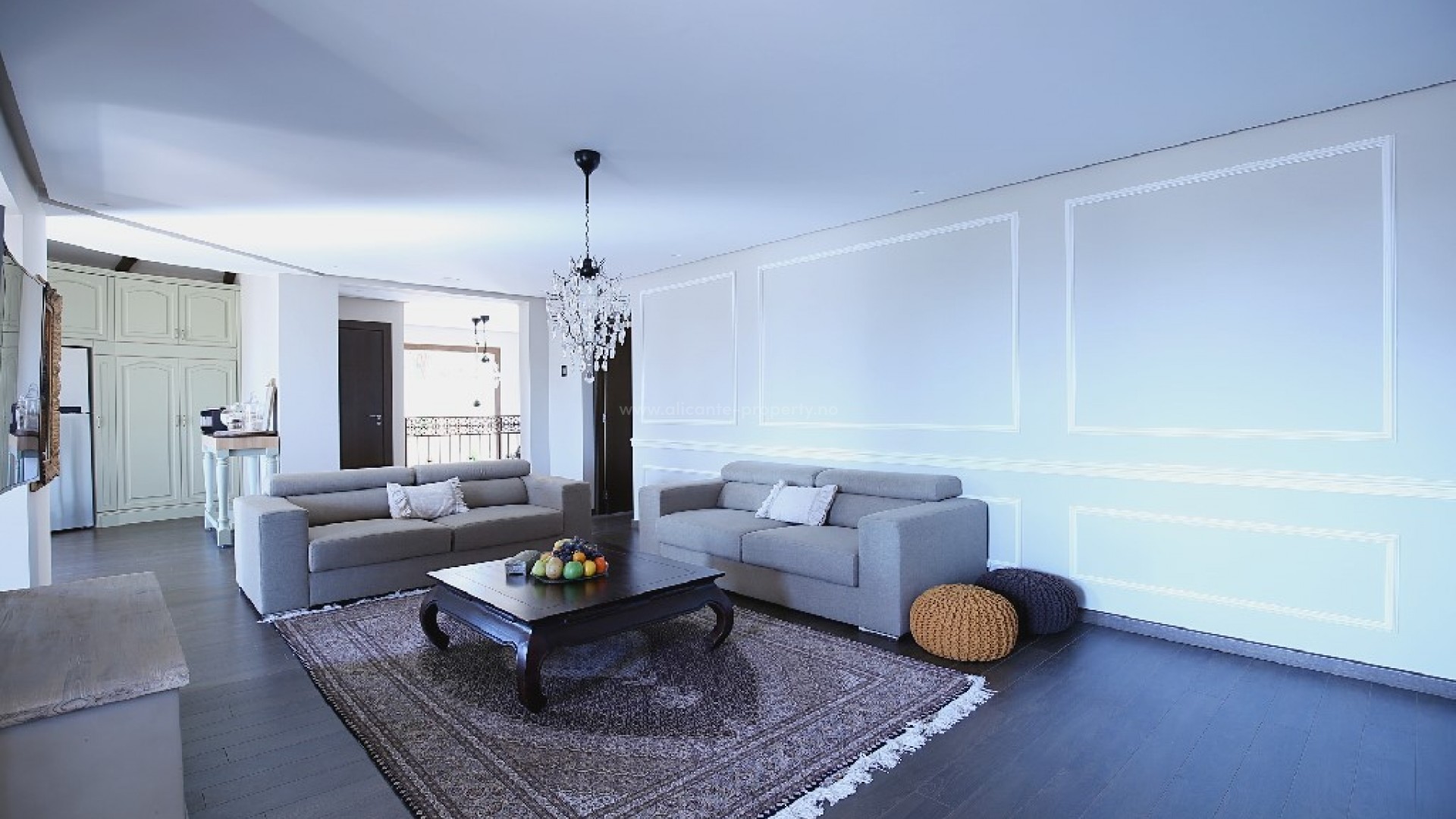 Villa in Town Center