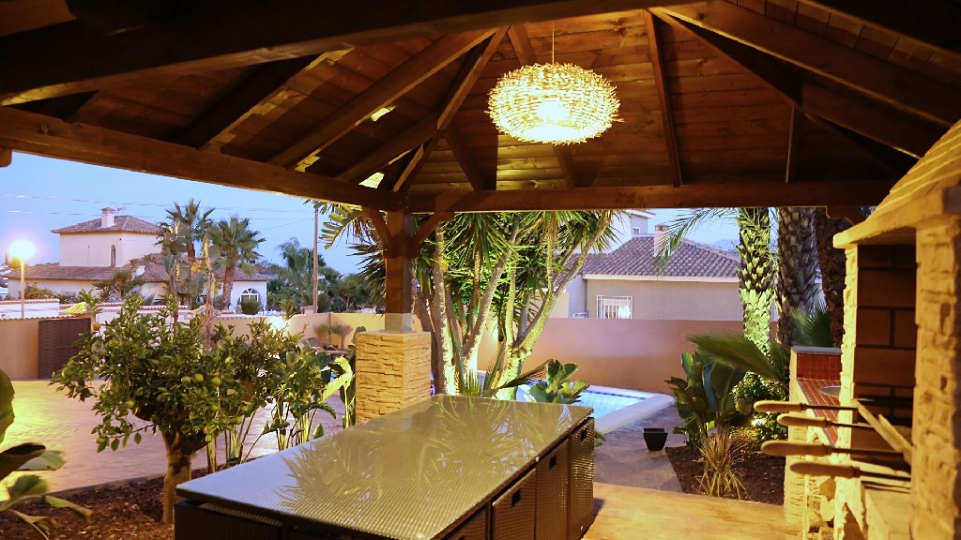 Villa in Town Center