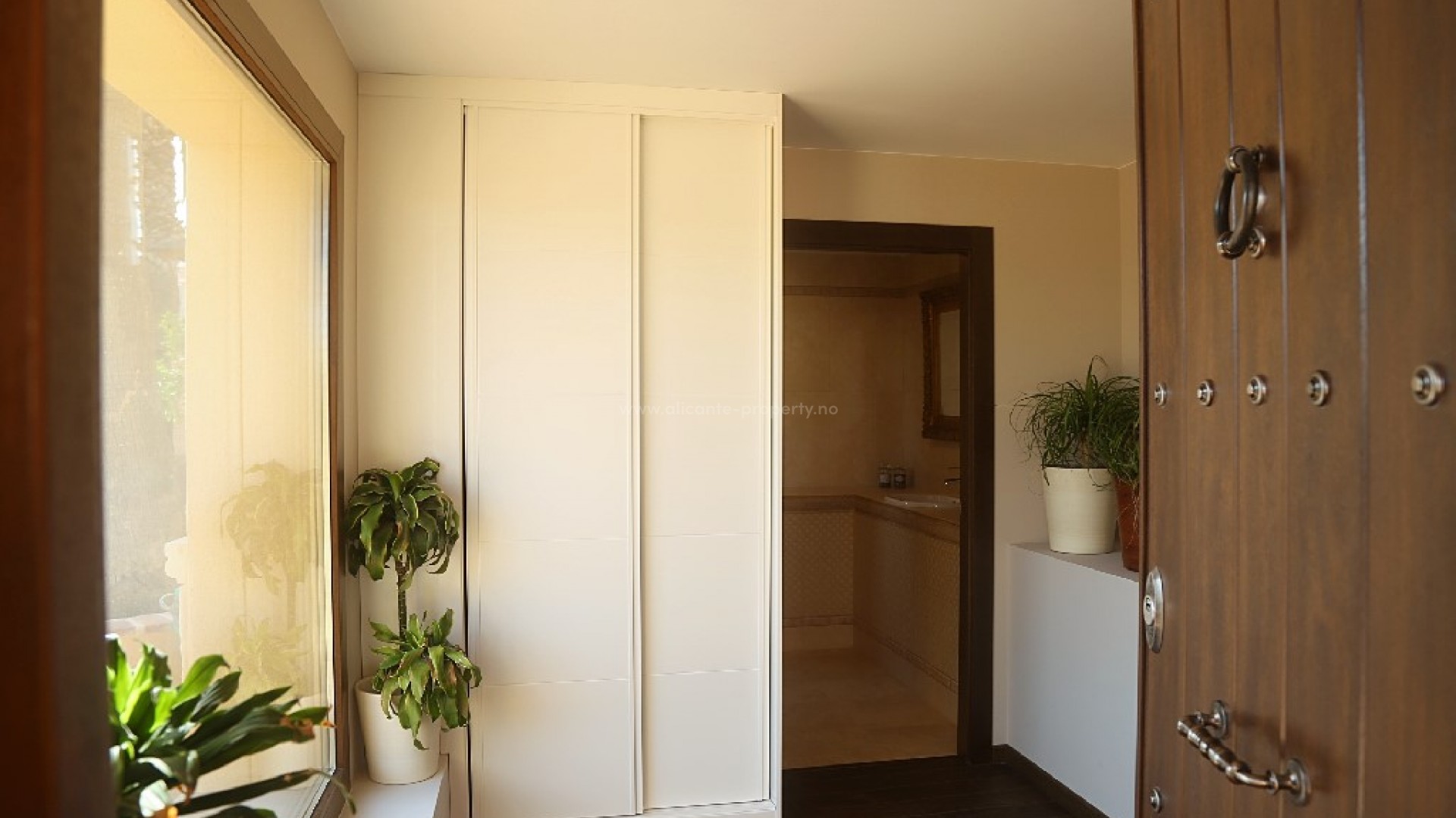 Villa in Town Center