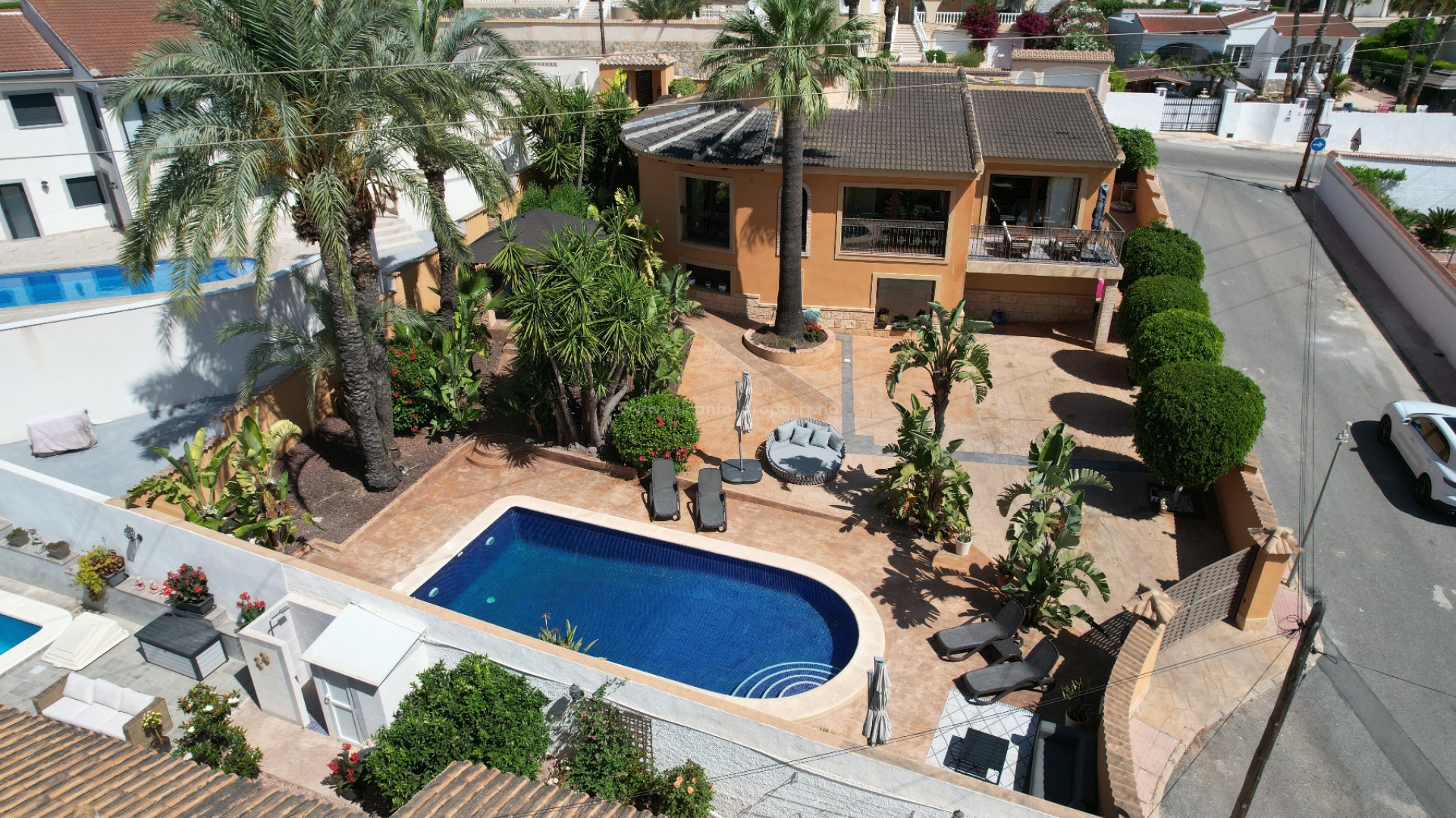 Villa in Town Center