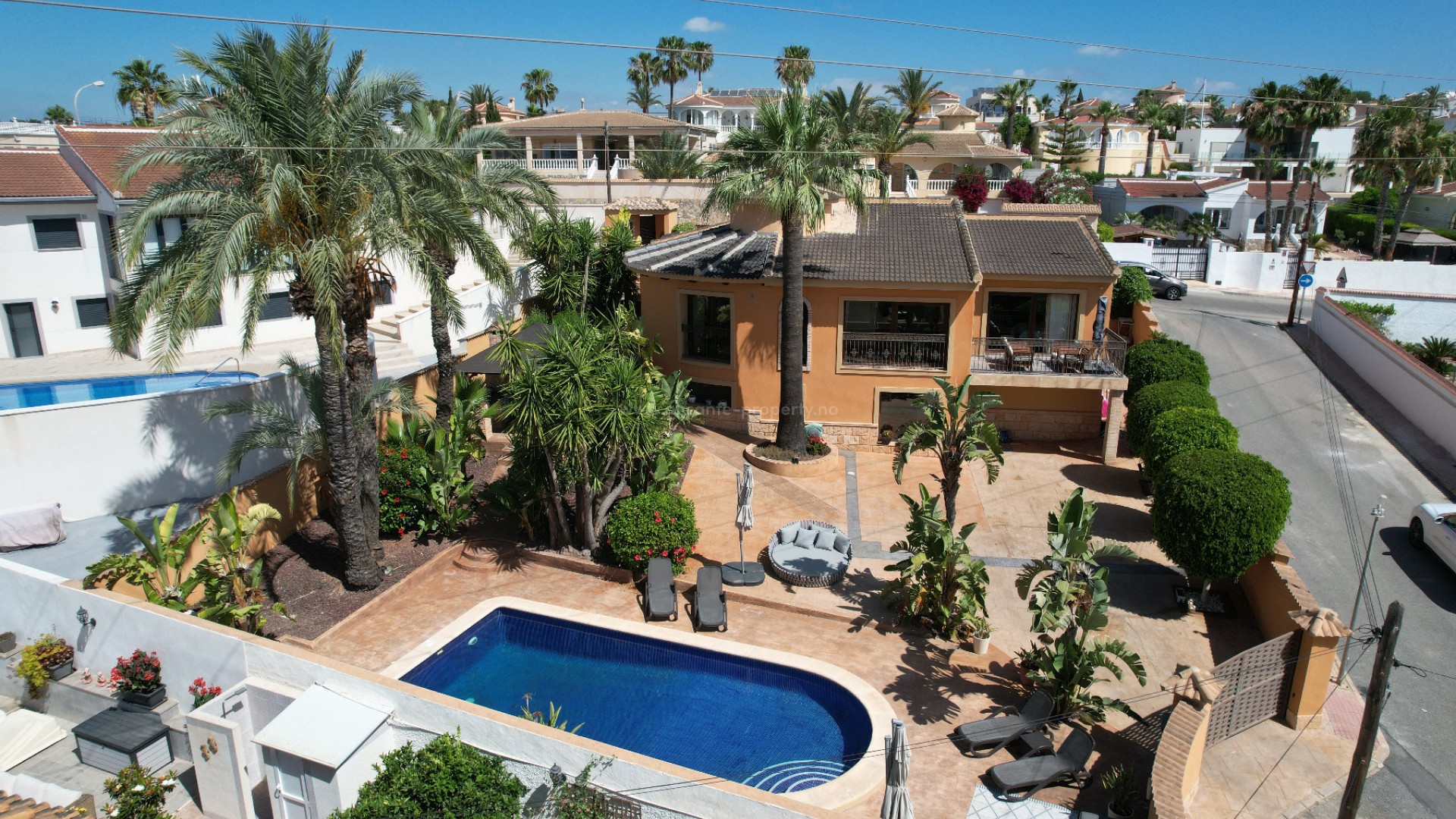 Villa in Town Center