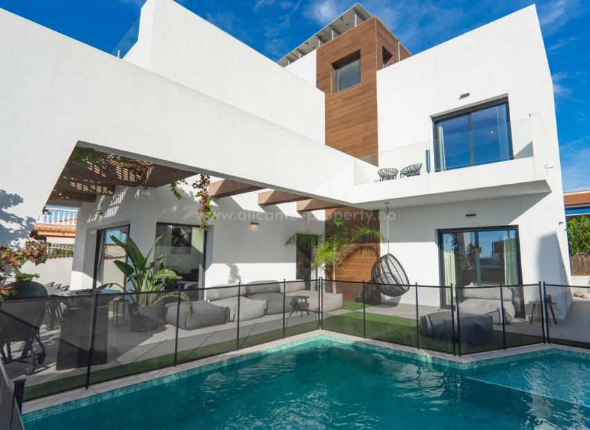 Villa in Town Center