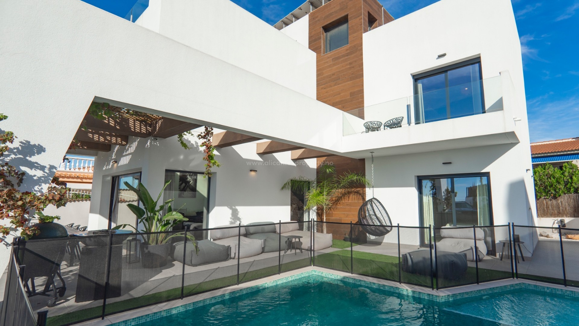 Villa in Town Center