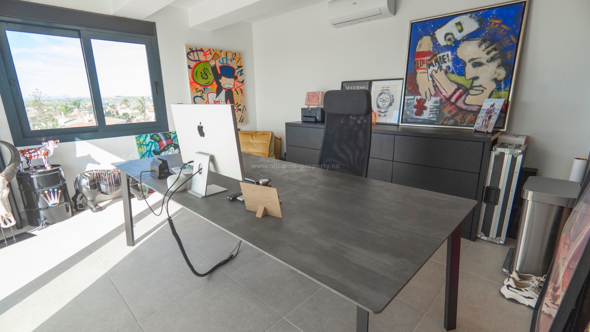 Villa in Town Center