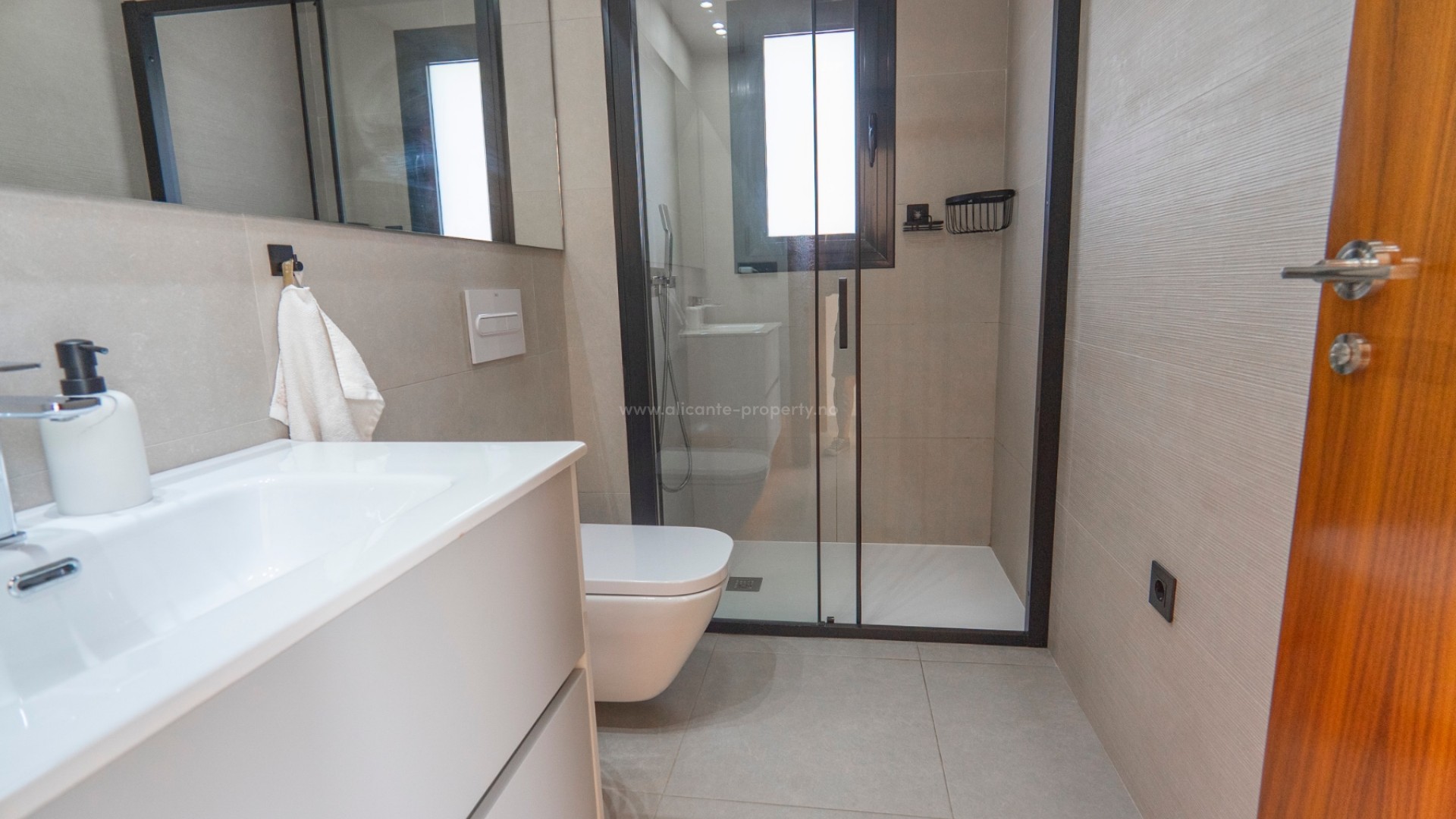 Villa in Town Center