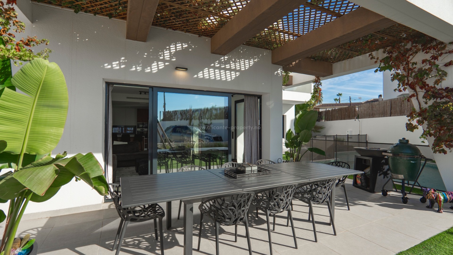 Villa in Town Center