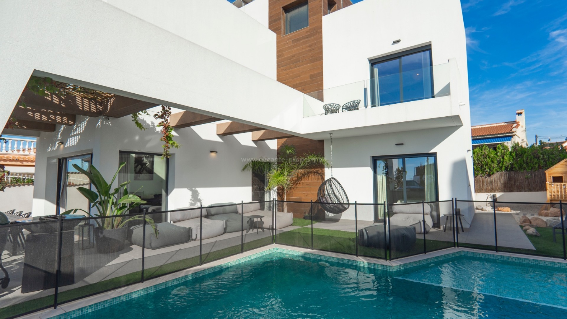 Villa in Town Center