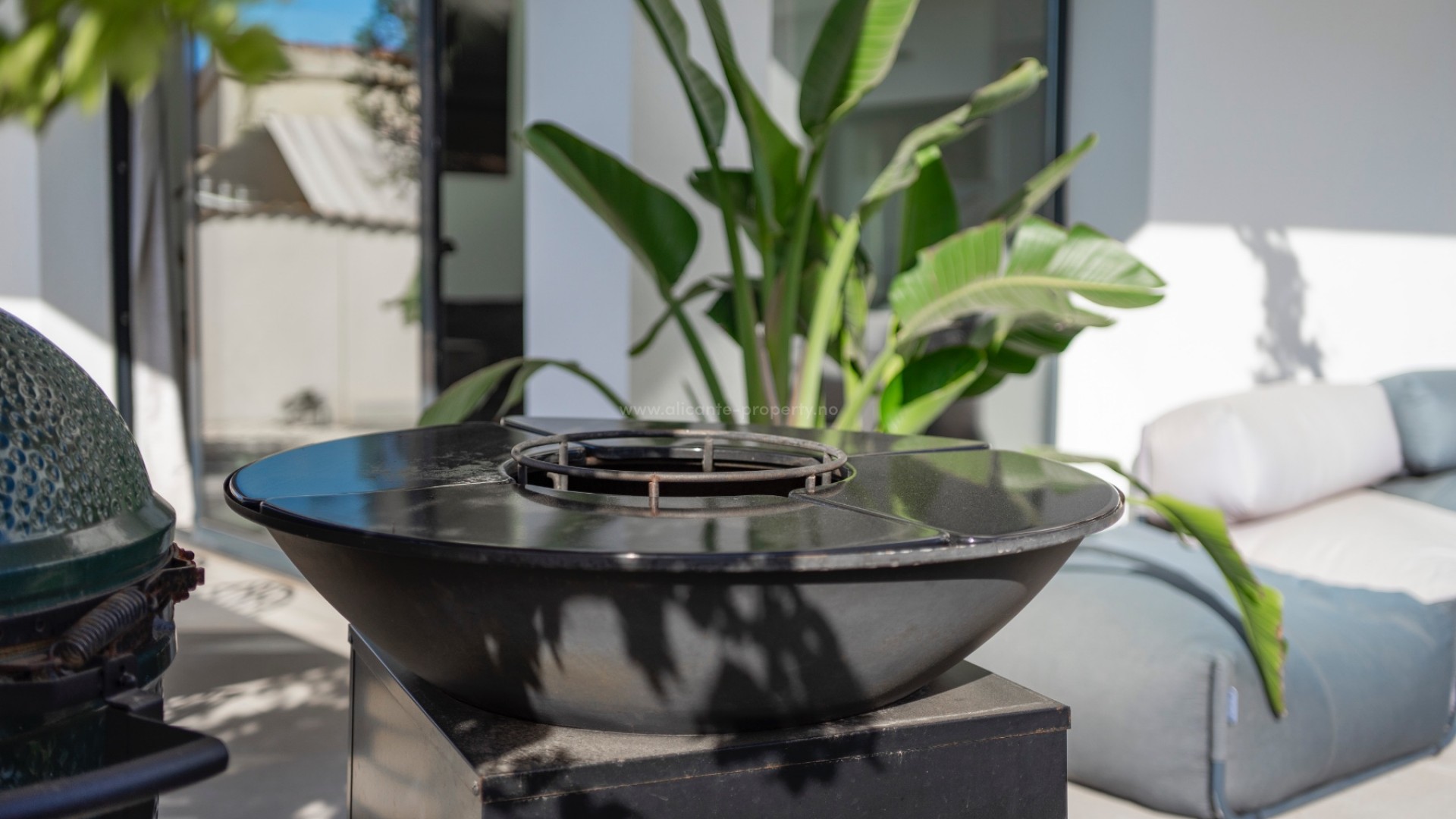 Villa in Town Center