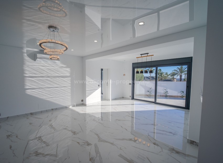 Villa in Town Center