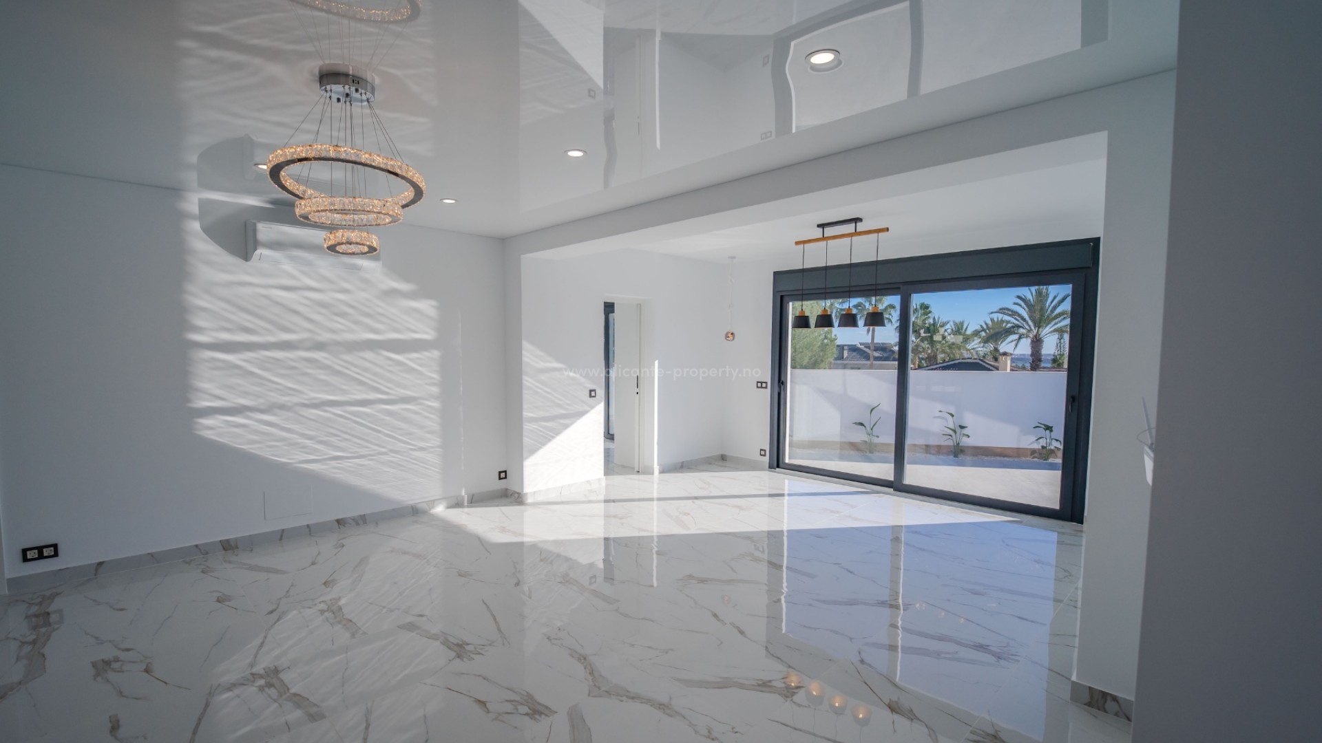 Villa in Town Center