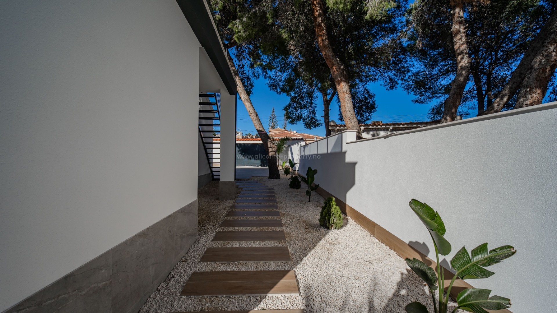 Villa in Town Center