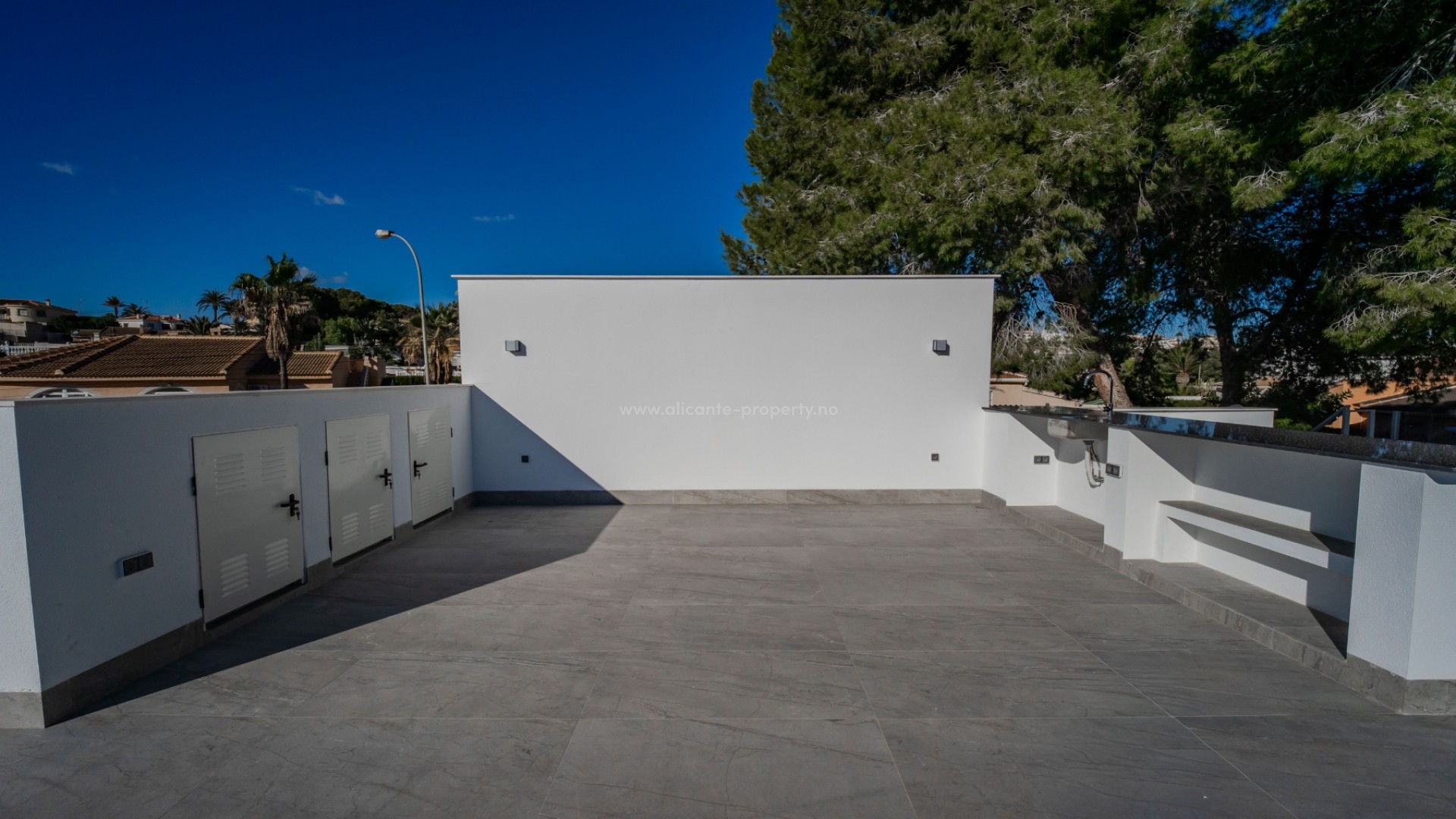 Villa in Town Center