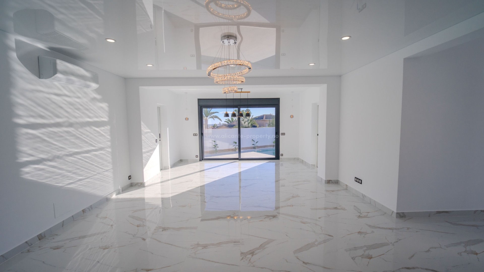 Villa in Town Center