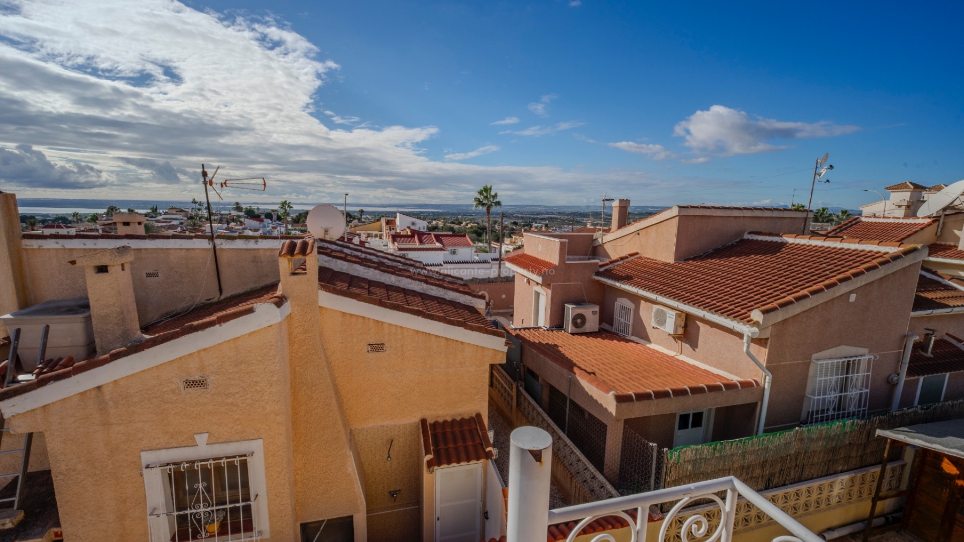 Villa in Town Center