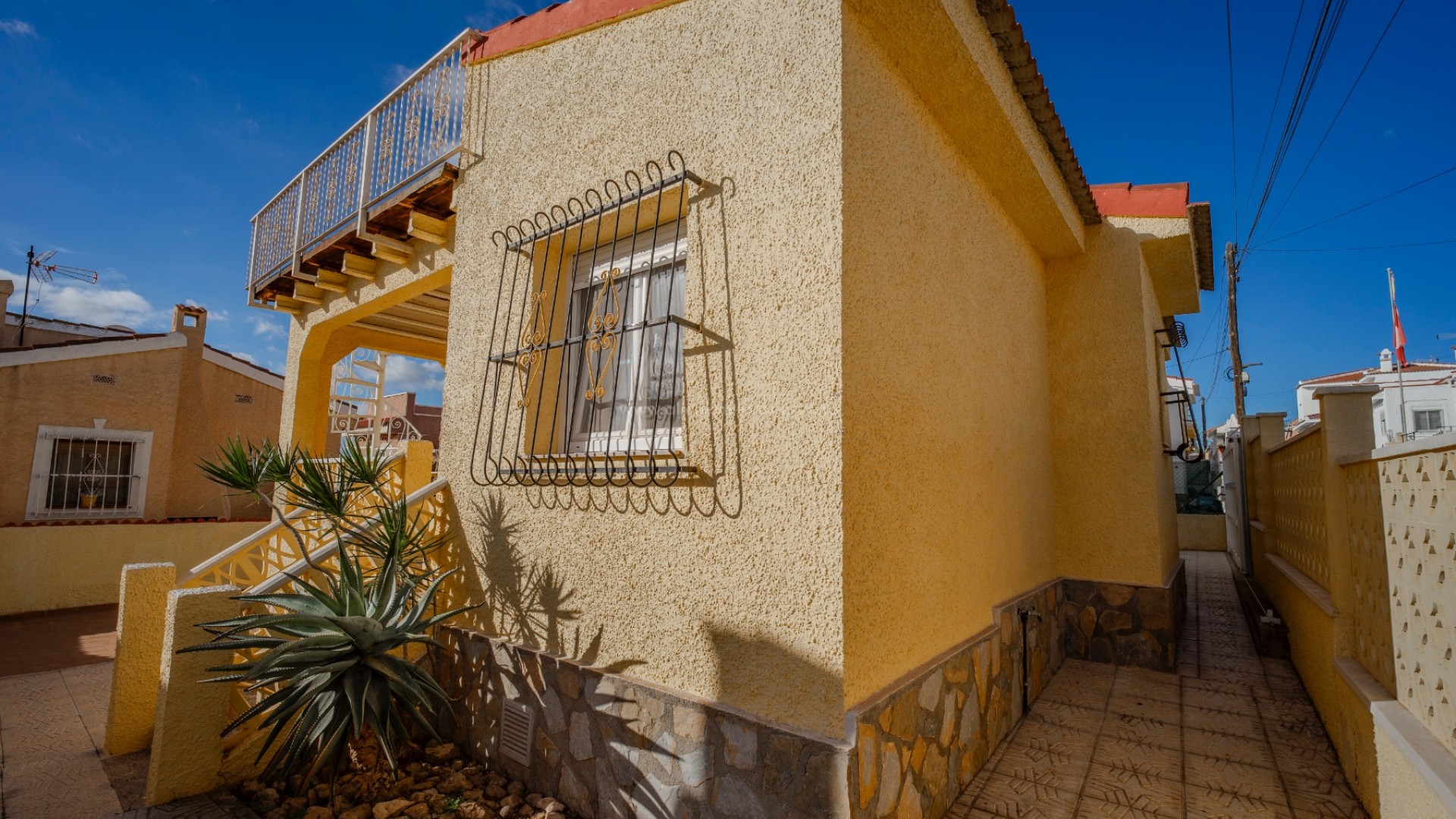 Villa in Town Center