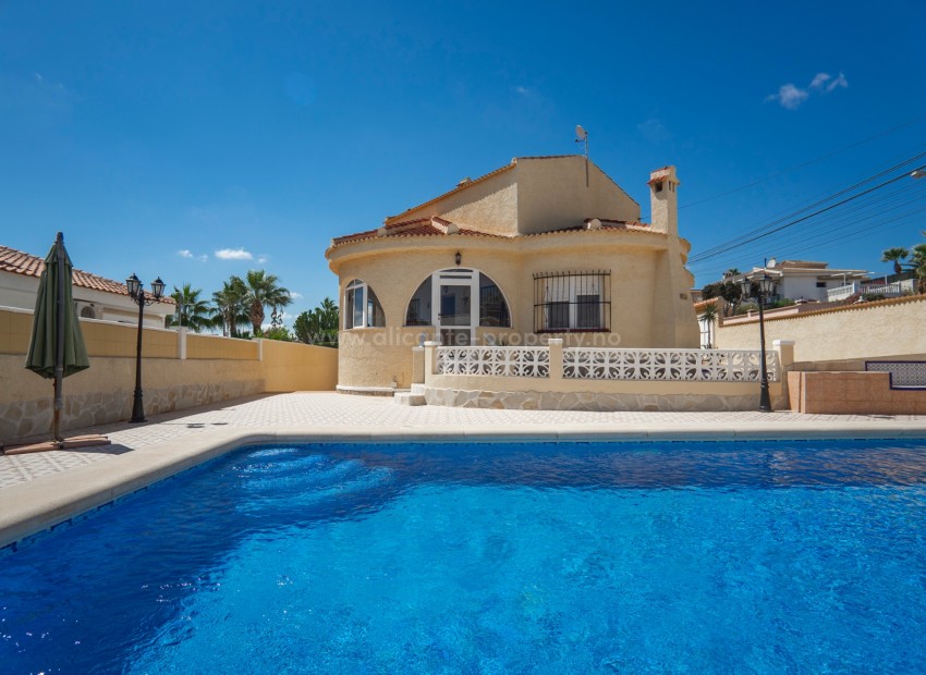 Villa in Town Center