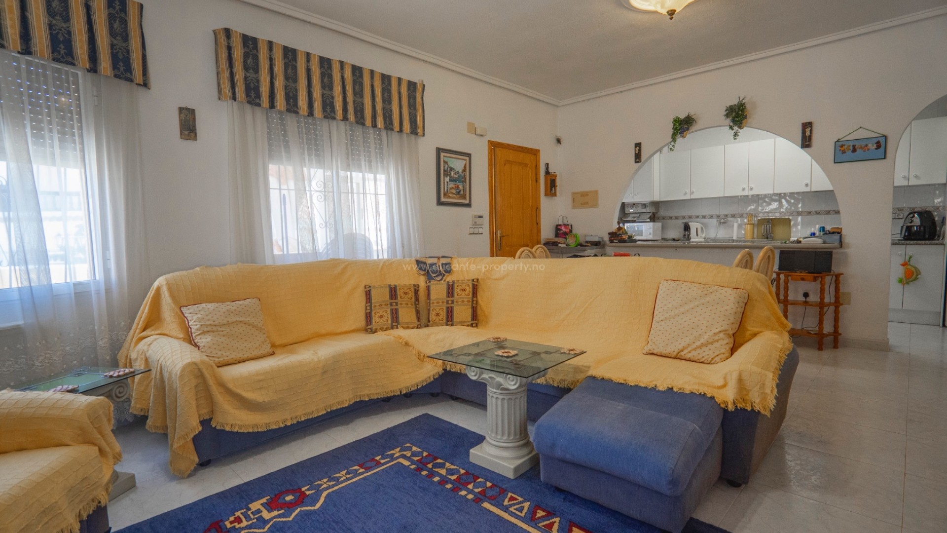 Villa in Town Center