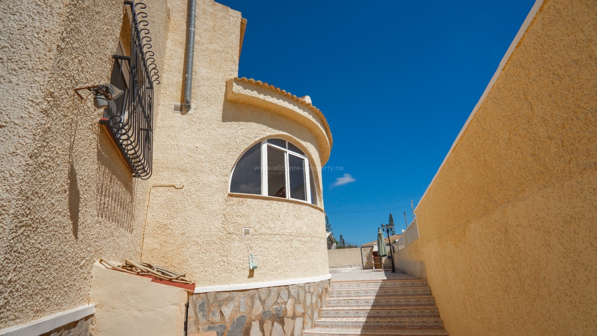 Villa in Town Center