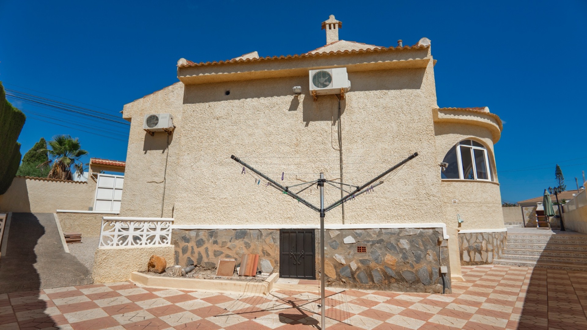 Villa in Town Center