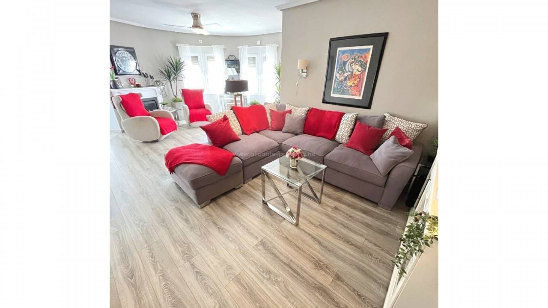 Villa in Town Center